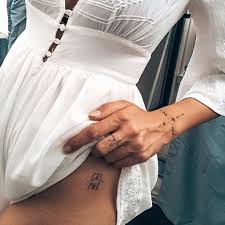 The advantage of using cola is that it doesn't have a strong smell like vinegar, but it is just as effective at removing hard water deposits. 3 Ways You Can Hide Your Tattoo