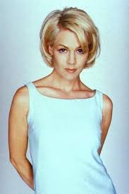 Jennie Garth Page 37 Jennie Garth Pictures Jennie Garth Jennie Garth Jennie Garth Photos Jennie Gart Short Blonde Hair Messy Hairstyles Short Hair Styles