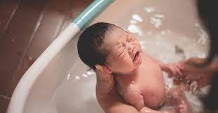 Have your supplies at hand before you put your baby in the tub, and if you absolutely have to fetch something you forgot, wrap her in a towel and take her with you. How Often Should You Bathe Your Baby