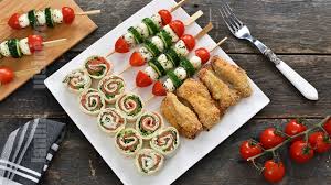 Pulpele se trec prin ou, făină, iar ou și apoi fulgi de porumb. Snitel De Pui Cu Fulgi De Porumb Cc Eng Sub Jamilacuisine Youtube