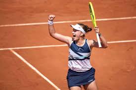 Barbora krejčíková a její trenér pavel šnobel s trofejí za vítězství v mixu na grand slamu australian open 2019 🏆 jsem velice rád, že se na ostravské půdě, v klubu kde vyrůstal ivan lendl, objevil díky barboře krejčíkové historicky první grand slamový pohár za vítězství na australian open 2019.. Barbora Krejcikova Porazila Marii Sakkariovou A Postoupila Do Finale French Open Sportovni Drbna
