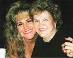 Elaine Schuler's Instagram, Twitter & Facebook