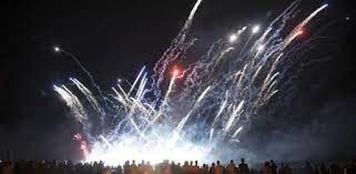 En barcelona, como en muchos otros lugares de españa, es costumbre encender las hogueras con muebles trastos y muebles viejos. Verbena San Juan Que Hacer En Barcelona