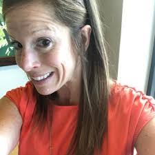 Kelly Burchett's Instagram, Twitter & Facebook