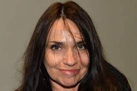 Rédoine faïd, né le 10 mai 1972 à creil dans l'oise (picardie), est un criminel français, auteur de vols à main armée, spécialisé dans l'attaque de fourgons blindés. Soutien A Redoine Faid Beatrice Dalle Presente Ses Excuses