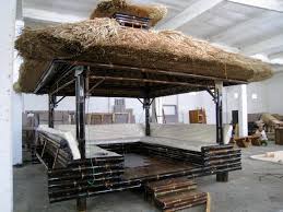 Anda bahkan dapat memetik stroberi yang tumbuh di perkebunan di sekitarnya! 10 Contoh Gazebo Bambu Sederhana Unik Harga