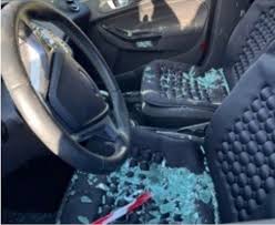 Σύμφωνα με ρεπορτάζ του protothema.gr κάτοικος του νησιού ανέφερε ότι περαστικοί είδαν τον νεαρό με ματωμένο κεφάλι. Z7bgpos Vg97um