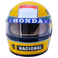 By now you already know that, whatever you are looking for, you're sure to find. Ayrton Senna Helm 1988 Massstab 1 2