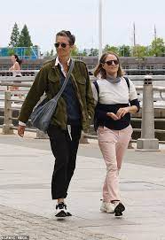 Jodie Foster And Wife Alexandra Hedison Take Romantic Stroll Through Hudson River Park In Nyc Geeky Craze