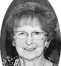 Mary Makowski's Instagram, Twitter & Facebook