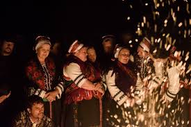 Szent iván, azaz keresztelő szent jános születésnapjának ünnepe. Fellangolnak Az Oromtuzek Szent Ivan Ejjelen Vasarnap Hu