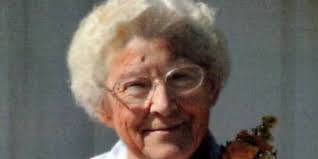 Louise Randolph's Instagram, Twitter & Facebook