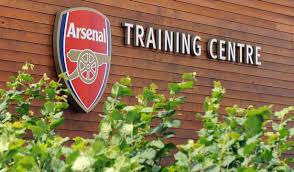 Jun 17, 2021 · arsenal's technical director, edu, has held talks with the defender's representative at london colney and has made it clear how keen the club are on bringing him to emirates stadium. Arsenal Training Plane Detailliert Wie Gunners Stars Zuruck Nach London Colney Aktuelle Boulevard Nachrichten Und Fotogalerien Zu Stars Sternchen