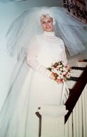 My Wedding Dress 1971 Purchased At Carson Pirie Scott In Chicago I Wish I Could Remember The Designe Wedding Gowns Vintage Vintage Bride Retro Wedding Dresses