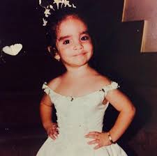 La influencer mexicana expresó que tiene 7 meses de gestación, pero mantuvo todo oculto por. Asi Era Kimberly Loaiza De Nina Antes De Conocer A Juan De Dios Pantoja