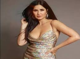 Katrina Kaif Birthday: फ्लॉप फिल्म से की थी करियर की शुरुआत, फिल्मों के अलावा यहां से