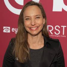 Karolinne Maia Rocha, MD, describes her presentation from the ASCRS annual  meeting in which she discussed patient cases of ICL rotation. She explains  preoperative factors to consider when managing patients with keratoconus