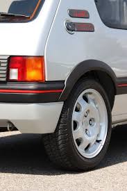 peugeot 205 gti 130ch voitures vintage peugeot voiture vintage covering voiture