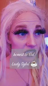 Sybils Bathrobe in Family Stone