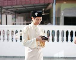 Banyak orang mengira mimpi ketemu mantan adalah pertanda kalau kamu merindukannya. Patut La Menyanyi Pakai Topeng Ini Rupanya Rupa Sebenar Penyanyi Encik Mimpi Pasti Anda Terkejut Melihatnya Khalifah Media