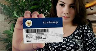 Hari ini sudah diumumkan peserta yang lolos gelombang 13, dan besok batch 14 akan dibuka dengan kuota 600.000, ujar rudy dalam dialog perkembangan program kartu prakerja. Zp93kk9fvdcbvm