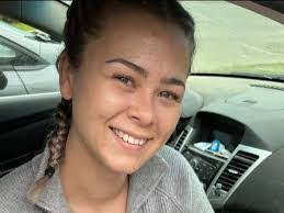 Bailey Mckay's Instagram, Twitter & Facebook