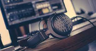 Great cans and not very often available for under £90. Beyerdynamic Dt 1990 Pro Der Profi Over Ear Kopfhorer Im Test