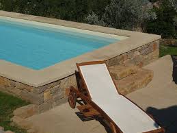 epingle sur piscine