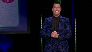 Een clip uit zijn show 'v'. Uitzending Gemist Guido Weijers Oudejaarsconference Afl 1 Op Rtl 4