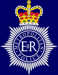 La intrare doamna care verifica biletele ii spune scotianului: Policia Metropolitana De Londres Wikipedia La Enciclopedia Libre
