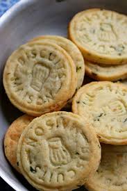 Sables Au Parmesan Et Creme D Olives De Cyril Lignac Recette Recettes De Cuisine Biscuits Aperitifs