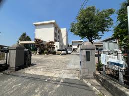 倉敷市】「あつまれ！小学生 」第四福田小学校編（2025年10月11日放送）〜 マスコットキャラクターとあいさつの輪。150年以上の伝統を受け継ぐ第四 福田小学校の温かい魅力（倉敷とことこ）｜ｄメニューニュース（NTTドコモ）