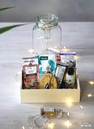 Im prinzip ist es nichts anderes, nur halt in einer. Wellness Im Glas Diy Geschenk Mit Gutschein Basteln Gratis Etiketten Aye Aye Diy