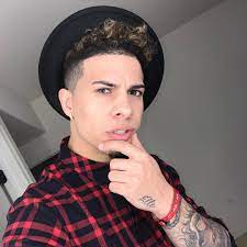 Austin Mcbroom Bio Family Height Fiancee Net Worth Life Of Youtuber Thenetline The Ace Family Youtube Ace Family Ace Family Wallpaper