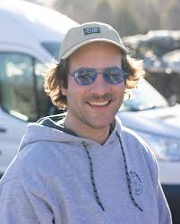 Spread some ski cheer, treat yourself to some new gear 🤙 Get 40% OFF right  now with our FIRST TRACKS SALE 🏷️ We got sweaters, hats, hoodies, and more  at a knee-deep