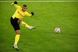 Manuel obafemi akanji (born 19 july 1995) is a swiss professional footballer who plays as a defender for borussia dortmund and the switzerland national team. Manuel Akanji 11 Tipps Fur Junge Fussballer Die Profi Werden Mochten Watson