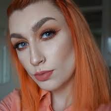 Kim Dibble's Instagram, Twitter & Facebook