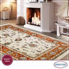 Saray halı modelleri 2018 kataloğu için aşağıdaki linke tıklayarak sitemizi mutlaka ziyaret ediniz 2019 halı modelleri arasından pastel renkli ve geometrik desenli halı modelleri dikkat çekerek alıcıların huzuruna sunulmaya hazırlanmaktadır. Saray Hali Usak Serisi Anadolu Nun En Guzel En Ozel Motiflerini Bunyesinde Bulunduran Saray Hali Usak Modeli Evleriniz Halilar Ev Dekoru Yatak Odasi Halilari