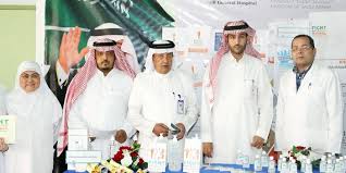 مستشفى الزلفي يحتفل باليوم العالمي لنظافة الأيدي شبكة سما الزلفي Lab Coat Fashion Coat