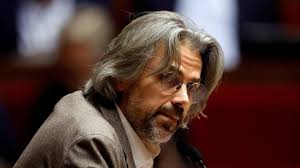 Pas de végan dans nos campagnes » : des agriculteurs bloquent l'université  d'été d'Aymeric Caron