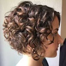 Carre Plongeant Mi Long Cheveux Frises Carre Plongeant Cheveux Carre Plongeant Cheveux Boucles Coupe De Cheveux