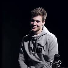 #wincent weiss #trauma #lieben #kunst #schwere zeiten #verliebt #glücklich #unglücklich. Wincent Weiss Singt Anti Rassismus Song Uber George Floyd Radio Rst