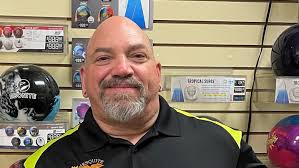 Mike Saldivar's strike-ball fireworks lead to season-best score