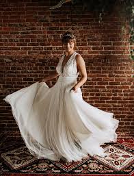 This Bride Surprised The Groom When A Styled Shoot Turned Into An Elopement Green Wedding Shoes Trendy Wedding Dresses Wedding Dresses Bohemian Wedding Dress Lace