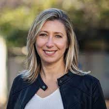 Las redes sociales y dirigentes políticos repudiaron los dichos antisemitas con la legisladora porteña y precandidata del frente de izquierda myriam bregman, que fueron publicados en twitter por el abogado alejandro fargosi. Myriam Bregman Myriambregman Twitter