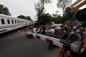 Firman tuhan berkata tuhan itu baik; Diskusi Terbatas Permasalahan Upaya Meminimalkan Risiko Kecelakaan Di Perlintasan Sebidang Ekonomi Bisnis Com