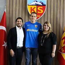 Doğan alemdar'a fenerbahçe'nin ardından beşiktaş talip oldu! Fenerbahce Ve Trabzonspor Un Gozdesi Dogan Alemdar Imzayi Atti Fotomac