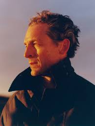 @aishah she is neat and answers right away always.