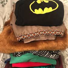 A simple tunic, felt shoes and a felt cap with a red feather are all you need to never grow up. Von Ewok Bis Peter Pan Fastnachtskostume Selber Machen Swr1 Rheinland Pfalz Swr De