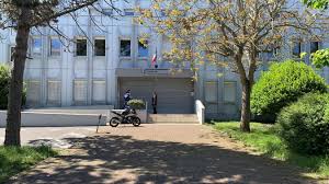 Terrains de camping à dunkerque auberges à dunkerque hôtels pour familles : Pas D Accueil Physique Aux Impots A Calais Malgre Le Deconfinement